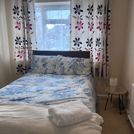 Newport Pagnel Guest House Newport Pagnell Esterno foto